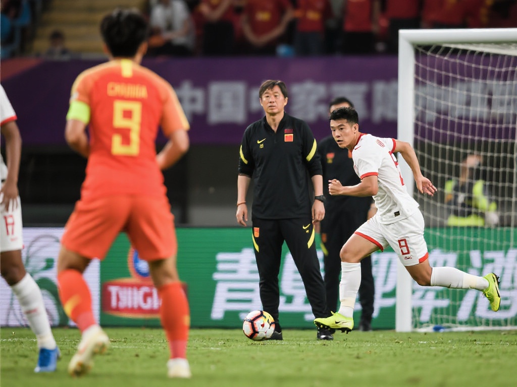 国足亚洲杯小组赛无胜绩出局，三场比赛未能破门