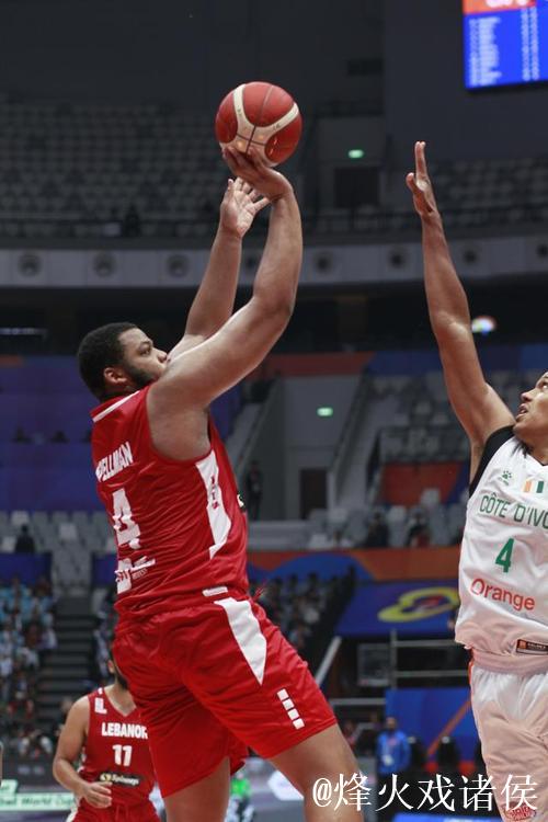 斯佩尔曼半场出战12分钟，投篮5中1得到5分1篮板2抢断